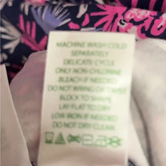 Lilly Pulitzer long sleeved dress. Size Large - Picture 3 of 5